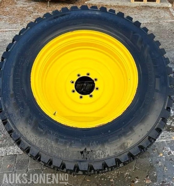 2019 Nokia Hakkapellitta TRI M+S traktordekksett på felg - Passer John Deere 6130R m.fl. - Seipet og pigget - Τρακτέρ: φωτογραφία 3 2019 Nokia Hakkapellitta TRI M+S traktordekksett på felg - Passer John Deere 6130R m.fl. - Seipet og pigget - Τρακτέρ: φωτογραφία 3