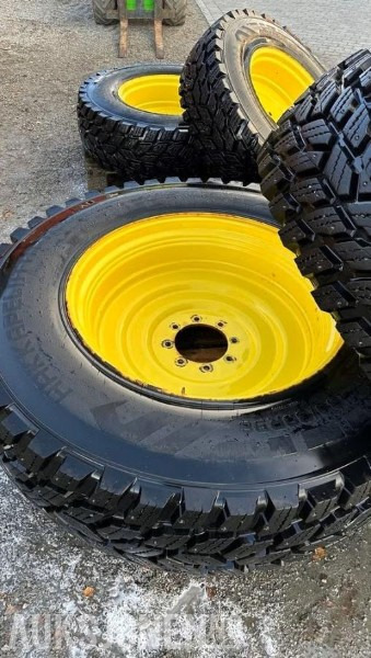 2019 Nokia Hakkapellitta TRI M+S traktordekksett på felg - Passer John Deere 6130R m.fl. - Seipet og pigget - Τρακτέρ: φωτογραφία 2 2019 Nokia Hakkapellitta TRI M+S traktordekksett på felg - Passer John Deere 6130R m.fl. - Seipet og pigget - Τρακτέρ: φωτογραφία 2