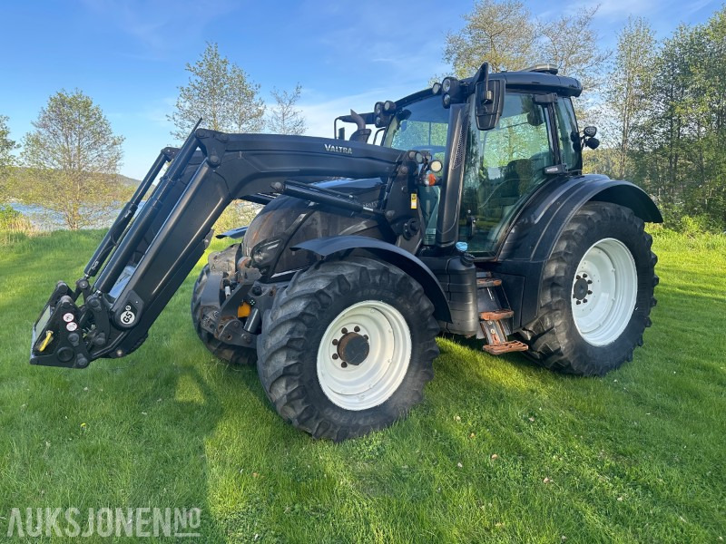 2019 Valtra N174 med frontlaster og mye utstyr - Τρακτέρ: φωτογραφία 1 2019 Valtra N174 med frontlaster og mye utstyr - Τρακτέρ: φωτογραφία 1