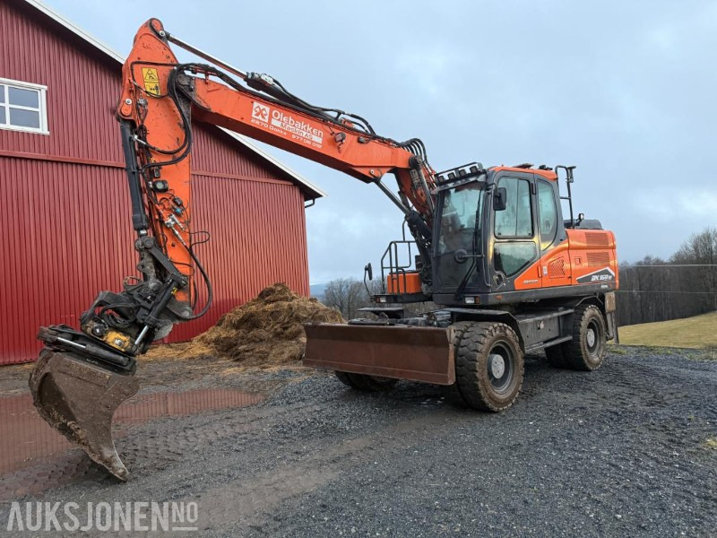 2022 Doosan/Develon DX160W hjulgraver m/Engcon tiltrotator S70 - Εκσκαφέας: φωτογραφία 1 2022 Doosan/Develon DX160W hjulgraver m/Engcon tiltrotator S70 - Εκσκαφέας: φωτογραφία 1