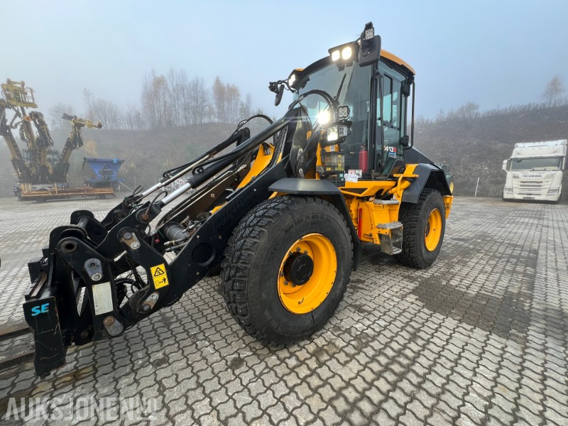 2023 JCB 413S S5 AG. BM HK, skuff og gafler - Ελαστιχοφόρος φορτωτής: φωτογραφία 2 2023 JCB 413S S5 AG. BM HK, skuff og gafler - Ελαστιχοφόρος φορτωτής: φωτογραφία 2