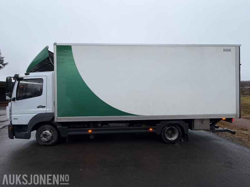 2023 Mercedes-Benz Atego 818 kjøpt ny i Norge - Baklem - 266855 km - Φορτηγό κόφα: φωτογραφία 3 2023 Mercedes-Benz Atego 818 kjøpt ny i Norge - Baklem - 266855 km - Φορτηγό κόφα: φωτογραφία 3