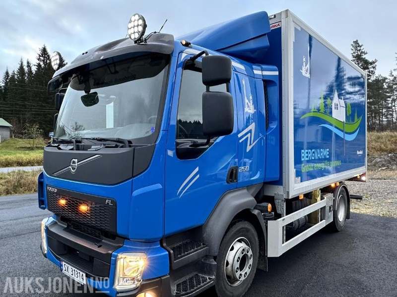 2023 Volvo FL 250 4X2 Euro6T Skapbil - ny ZEPRO lift, nylig fullservice, lav km - kun 8517km - Φορτηγό κόφα: φωτογραφία 1 2023 Volvo FL 250 4X2 Euro6T Skapbil - ny ZEPRO lift, nylig fullservice, lav km - kun 8517km - Φορτηγό κόφα: φωτογραφία 1