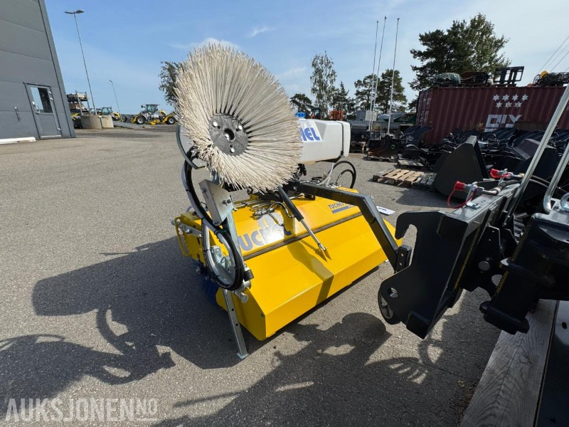 2024 Andre Tuchel-Sweep PLUS 590 kostemaskin, smussoppsamler, vanntank, sidebørste, Kramer-feste - Παρελκόμενα για Κατασκευή μηχανήματα: φωτογραφία 5 2024 Andre Tuchel-Sweep PLUS 590 kostemaskin, smussoppsamler, vanntank, sidebørste, Kramer-feste - Παρελκόμενα για Κατασκευή μηχανήματα: φωτογραφία 5