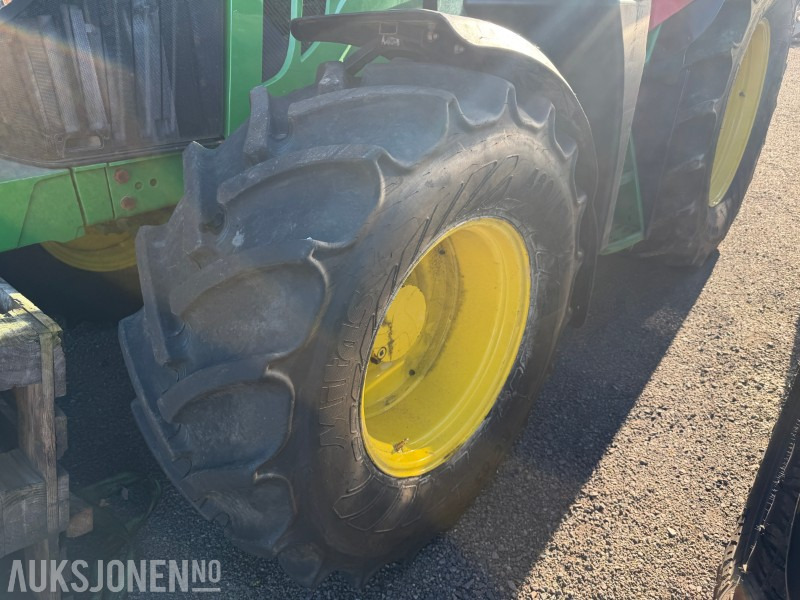 4 stk For og bakdekk fra John Deere 6100 - Traktordekk med felg - Γεωργικά μηχανήματα: φωτογραφία 1 4 stk For og bakdekk fra John Deere 6100 - Traktordekk med felg - Γεωργικά μηχανήματα: φωτογραφία 1
