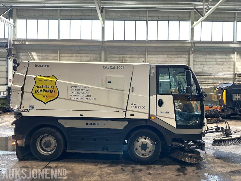Bucher CityCat 5006 feiemaskin - 160 hk Iveco | Euro 6 | joystick | 4-hjulsstyring | høytrykk - Εξοπλισμού κατασκευών: φωτογραφία 4 Bucher CityCat 5006 feiemaskin - 160 hk Iveco | Euro 6 | joystick | 4-hjulsstyring | høytrykk - Εξοπλισμού κατασκευών: φωτογραφία 4