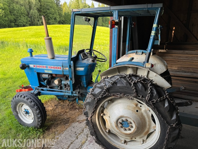 DØDSBO FRA SMÅBRUK MED 1970 FORD 3000, MASSE UTSTYR OG VERKSTEDSUTSTYR - Τρακτέρ: φωτογραφία 3 DØDSBO FRA SMÅBRUK MED 1970 FORD 3000, MASSE UTSTYR OG VERKSTEDSUTSTYR - Τρακτέρ: φωτογραφία 3