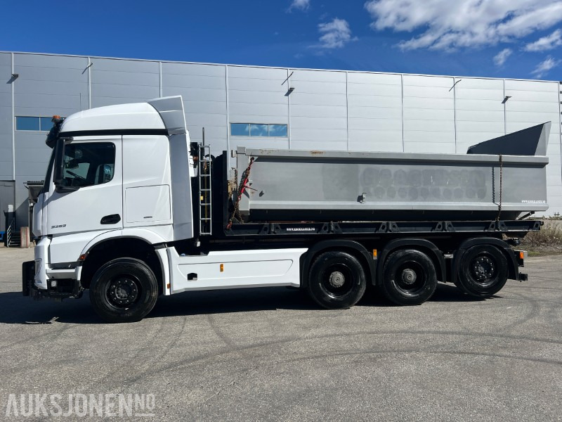 Mercedes-Benz Arocs 3253 Tridem krokbil brøyte rigget - Φορτηγό φόρτωσης γάντζου: φωτογραφία 3 Mercedes-Benz Arocs 3253 Tridem krokbil brøyte rigget - Φορτηγό φόρτωσης γάντζου: φωτογραφία 3