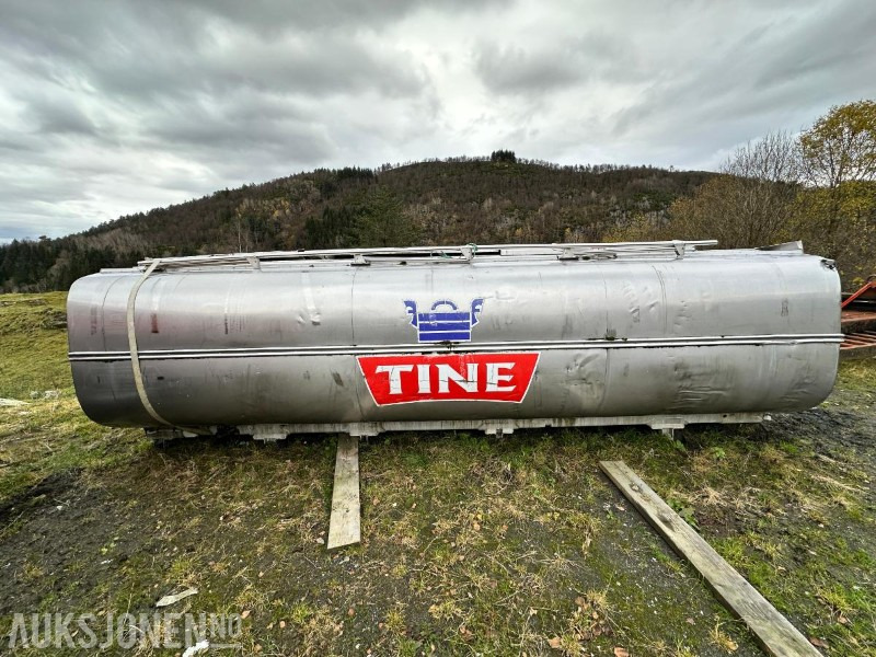 Metallirakenne Vanntank 16000 liter - Γεωργικά μηχανήματα: φωτογραφία 1 Metallirakenne Vanntank 16000 liter - Γεωργικά μηχανήματα: φωτογραφία 1