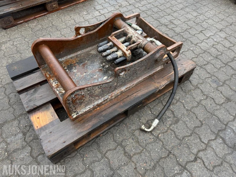 S70 feste med OilQuick - Παρελκόμενα για Κατασκευή μηχανήματα: φωτογραφία 3 S70 feste med OilQuick - Παρελκόμενα για Κατασκευή μηχανήματα: φωτογραφία 3