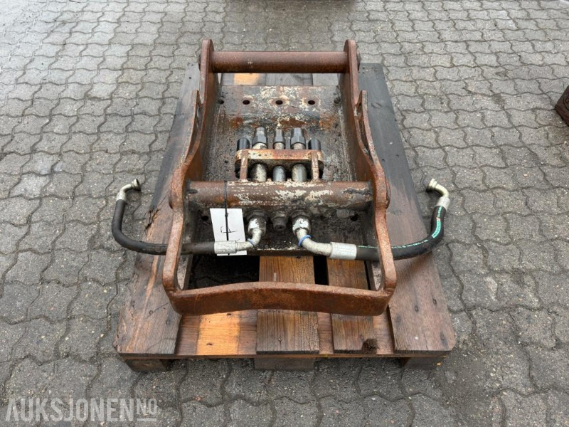 S70 feste med OilQuick - Παρελκόμενα για Κατασκευή μηχανήματα: φωτογραφία 4 S70 feste med OilQuick - Παρελκόμενα για Κατασκευή μηχανήματα: φωτογραφία 4