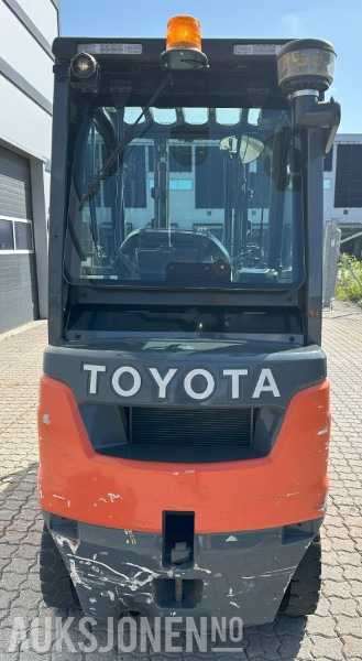 Toyota 42-8FDF15 - Ανυψωτικό μηχάνημα: φωτογραφία 3 Toyota 42-8FDF15 - Ανυψωτικό μηχάνημα: φωτογραφία 3