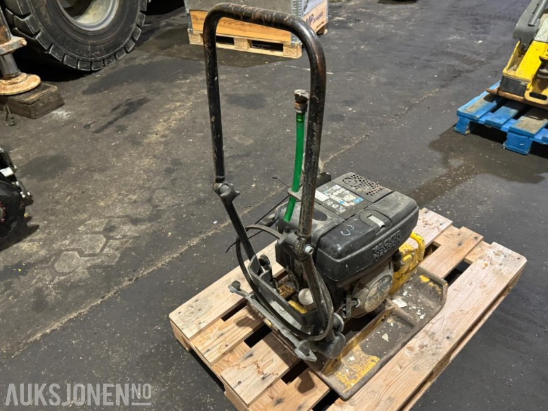 Wacker Neuson DPS18 vibroplate - Οδοστρωτήρας: φωτογραφία 4 Wacker Neuson DPS18 vibroplate - Οδοστρωτήρας: φωτογραφία 4