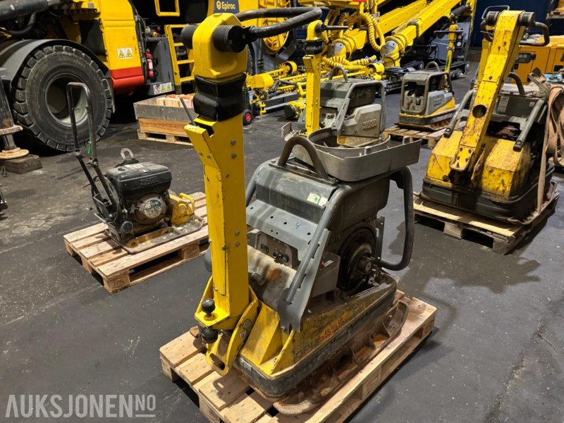 Wacker Neuson DPU 6555 vibroplate - Οδοστρωτήρας: φωτογραφία 3 Wacker Neuson DPU 6555 vibroplate - Οδοστρωτήρας: φωτογραφία 3