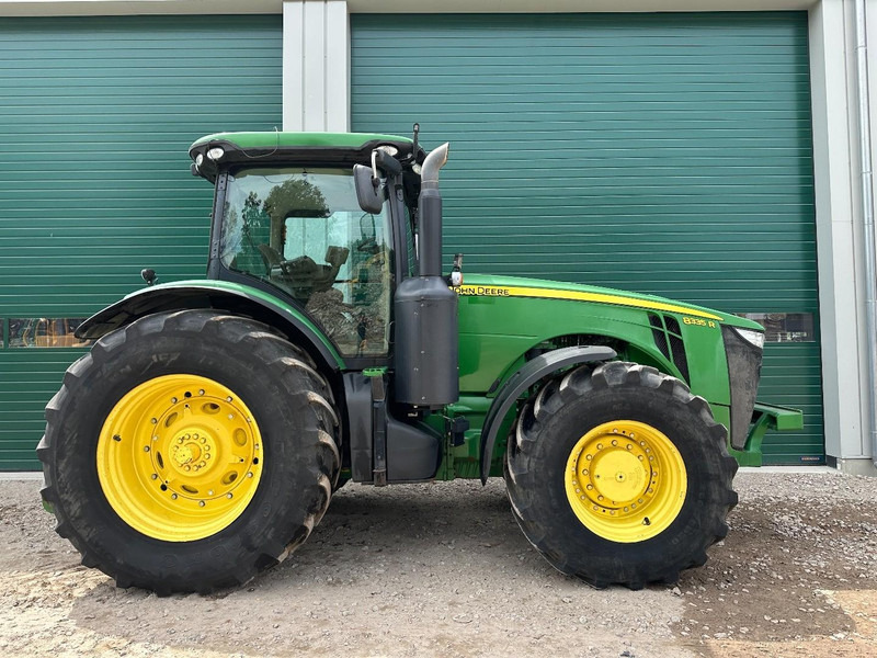 John Deere 8335R AutoPower - Τρακτέρ: φωτογραφία 4 John Deere 8335R AutoPower - Τρακτέρ: φωτογραφία 4