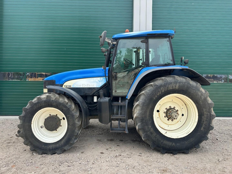New Holland TM 190 - Τρακτέρ: φωτογραφία 3 New Holland TM 190 - Τρακτέρ: φωτογραφία 3