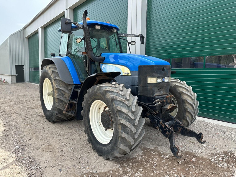 New Holland TM 190 - Τρακτέρ: φωτογραφία 2 New Holland TM 190 - Τρακτέρ: φωτογραφία 2