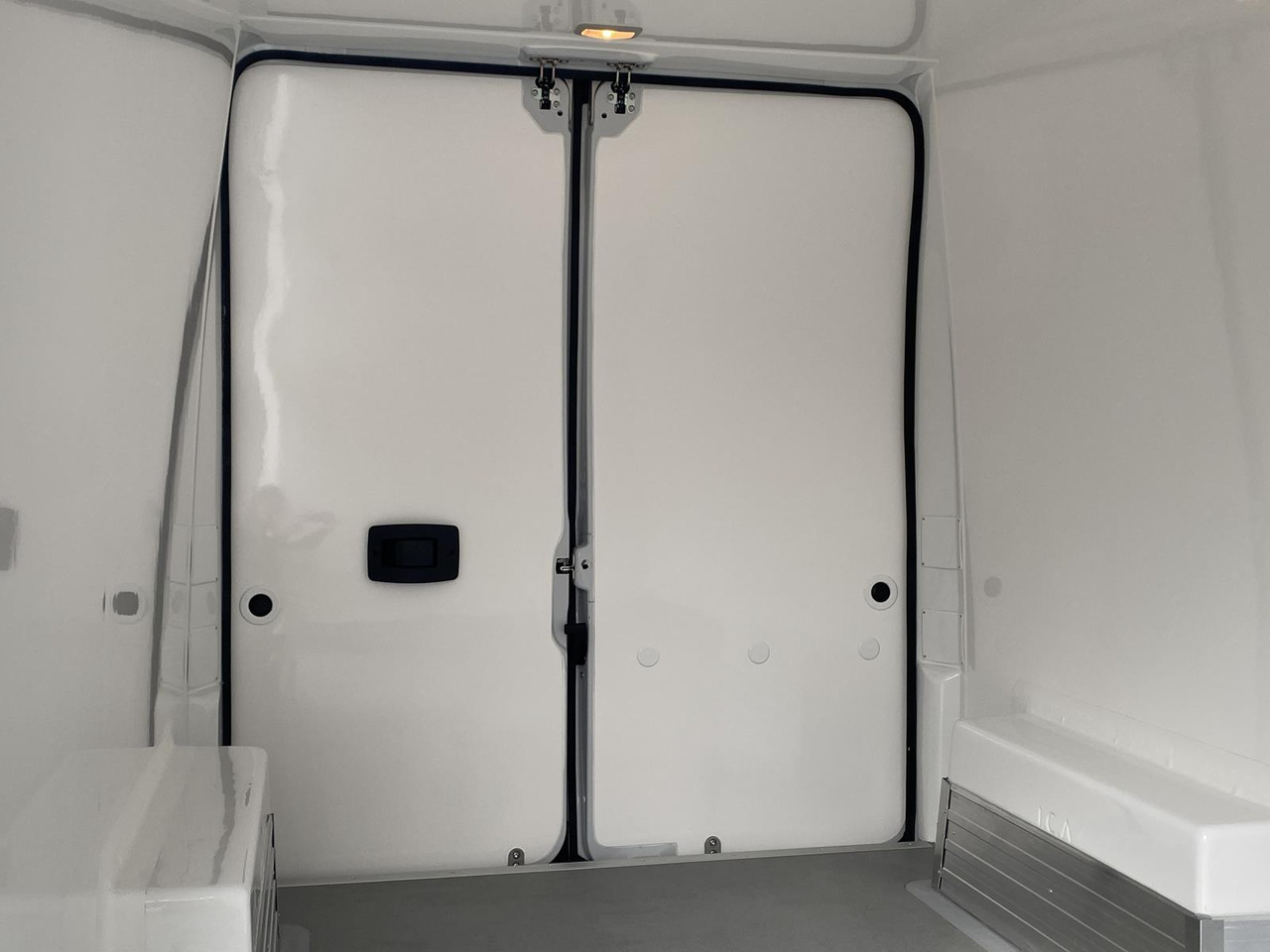 Νέα Επαγγελματικό αυτοκίνητο ψυγείο PEUGEOT BOXER L3H2 180PS CONFORT 335 / FRISCHDIENST BIS 0 + KONVEKTA FK2321 12-230V: φωτογραφία 26 Νέα Επαγγελματικό αυτοκίνητο ψυγείο PEUGEOT BOXER L3H2 180PS CONFORT 335 / FRISCHDIENST BIS 0 + KONVEKTA FK2321 12-230V: φωτογραφία 26