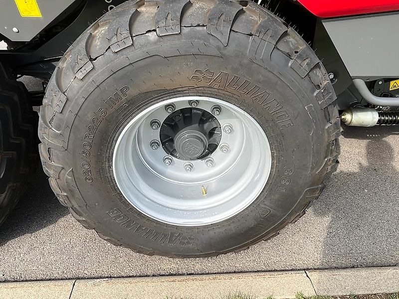 Massey Ferguson MF 2234 XDTC mit Schneidwerk "NEW" - Χορτοδετική μηχανή τετράγωνες μπάλες: φωτογραφία 5 Massey Ferguson MF 2234 XDTC mit Schneidwerk "NEW" - Χορτοδετική μηχανή τετράγωνες μπάλες: φωτογραφία 5