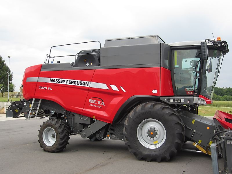 Massey Ferguson MF 7370 PL - Θεριζοαλωνιστική μηχανή: φωτογραφία 4 Massey Ferguson MF 7370 PL - Θεριζοαλωνιστική μηχανή: φωτογραφία 4