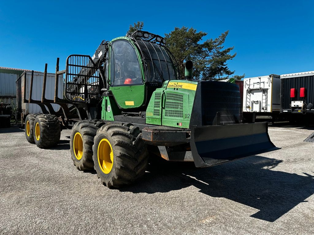 John Deere 1210E 10m CF710 KRAN - Λαστιχοφόρα προωθητικo - forwarder: φωτογραφία 4 John Deere 1210E 10m CF710 KRAN - Λαστιχοφόρα προωθητικo - forwarder: φωτογραφία 4