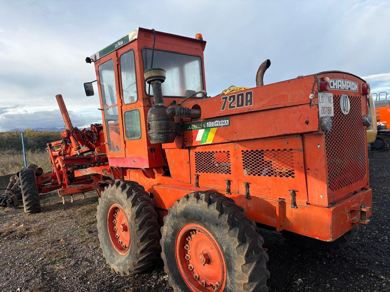 Champion D720 - Γκρέιντερ: φωτογραφία 2 Champion D720 - Γκρέιντερ: φωτογραφία 2