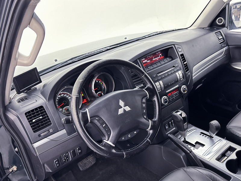 Mitsubishi Pajero 3.2 DI-D Instyle High Roof Van Grijs kenteken Automaat Climate control Trekhaak 3000KG - Ελαφρύ επαγγελματικό: φωτογραφία 5 Mitsubishi Pajero 3.2 DI-D Instyle High Roof Van Grijs kenteken Automaat Climate control Trekhaak 3000KG - Ελαφρύ επαγγελματικό: φωτογραφία 5