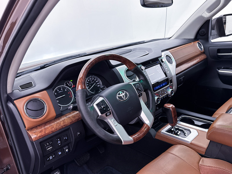 Toyota Tundra 5.7 V8 Double Cab 4x4 LPG 1974-Edition Leder JBL Stoel ventilatie/ verwarming Schuif/kantel dak Blind spot Camera 3500kg trekhaa - Ημιφορτηγό, Διπλοκάμπινο ελαφρύ επαγγελματικό: φωτογραφία 4 Toyota Tundra 5.7 V8 Double Cab 4x4 LPG 1974-Edition Leder JBL Stoel ventilatie/ verwarming Schuif/kantel dak Blind spot Camera 3500kg trekhaa - Ημιφορτηγό, Διπλοκάμπινο ελαφρύ επαγγελματικό: φωτογραφία 4