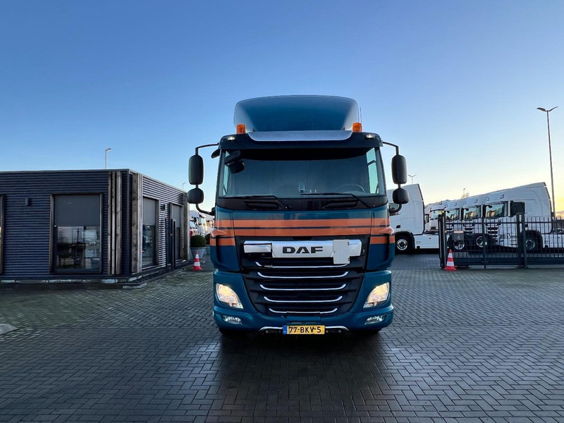 DAF CF85 6x2 containersysteem Only 350.000km / HIAB XR 26S Haakarmsyteem - Φορτηγό φόρτωσης γάντζου: φωτογραφία 2 DAF CF85 6x2 containersysteem Only 350.000km / HIAB XR 26S Haakarmsyteem - Φορτηγό φόρτωσης γάντζου: φωτογραφία 2