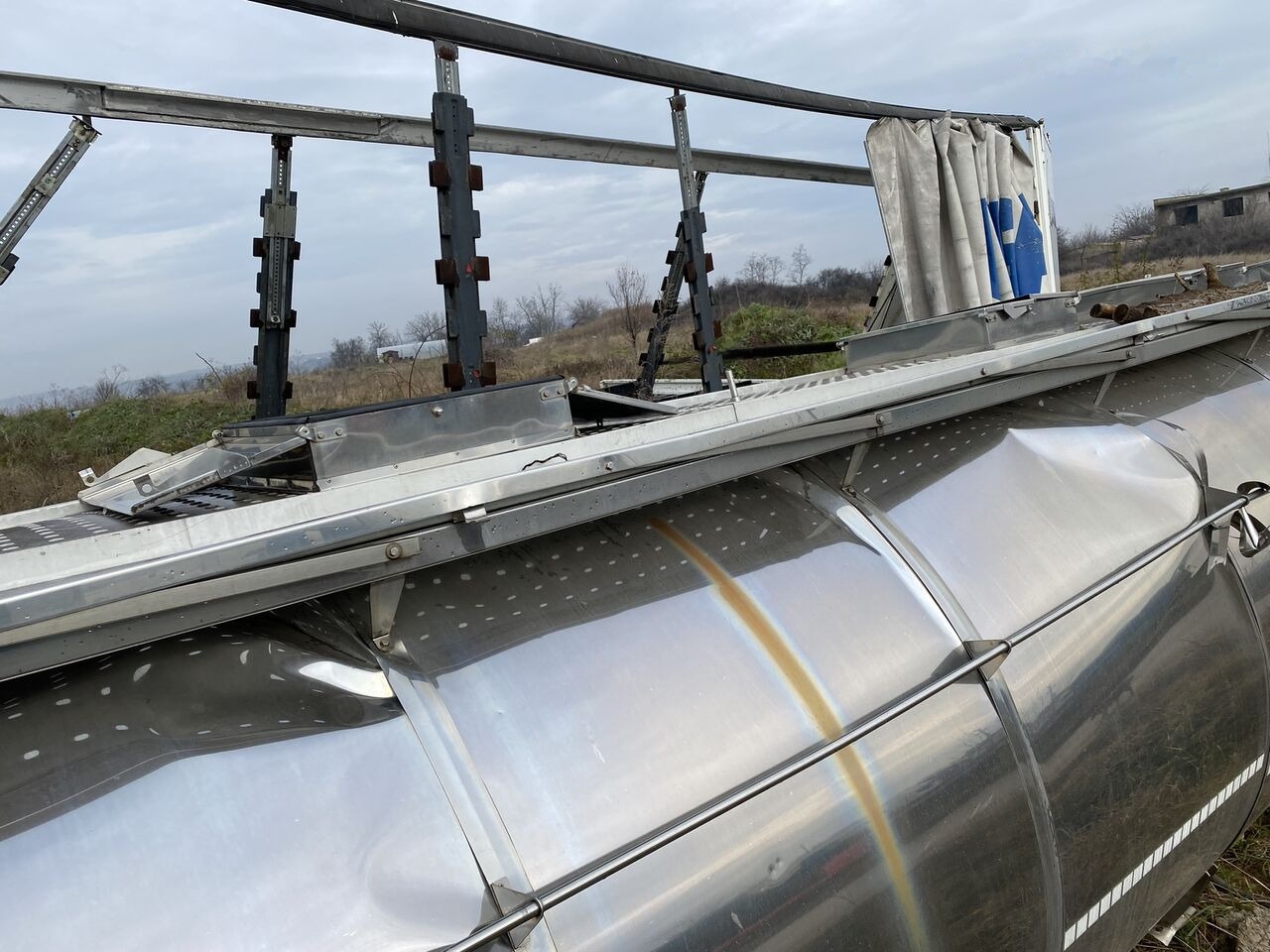 Magyar REZERVOR CISTERNA INOX ALIMENTAR in stare buna - Εμπορευματοκιβώτιο-δεξαμενή: φωτογραφία 5 Magyar REZERVOR CISTERNA INOX ALIMENTAR in stare buna - Εμπορευματοκιβώτιο-δεξαμενή: φωτογραφία 5