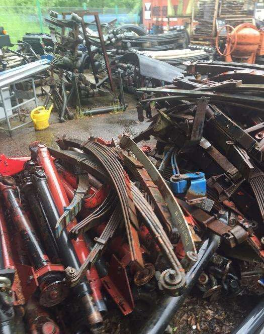 - Ελατήριο για Τρακτέρ: φωτογραφία 1 - Ελατήριο για Τρακτέρ: φωτογραφία 1