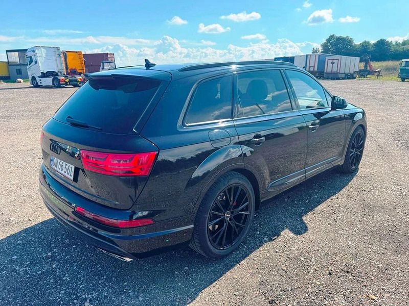 SUV Audi SQ7 Black Edition. panoramo sun roof. . oil heater. head up display. 21" alu weels. night vision. B&O sound system.: φωτογραφία 8