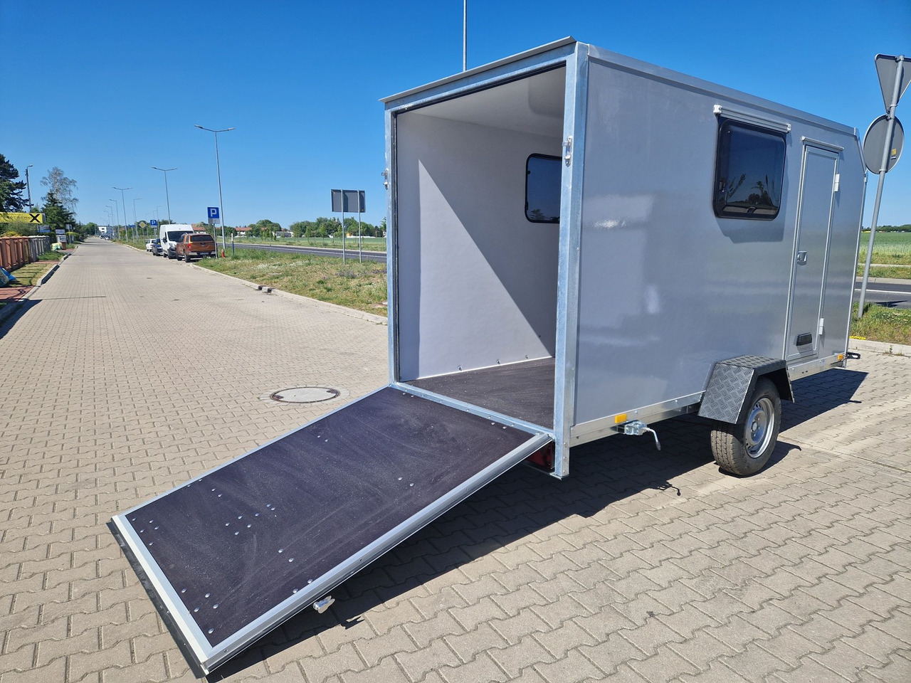 Przyczepa kempingowa Motocamp dla motocykla - Ρυμουλκούμενο τροχόσπιτο: φωτογραφία 2 Przyczepa kempingowa Motocamp dla motocykla - Ρυμουλκούμενο τροχόσπιτο: φωτογραφία 2