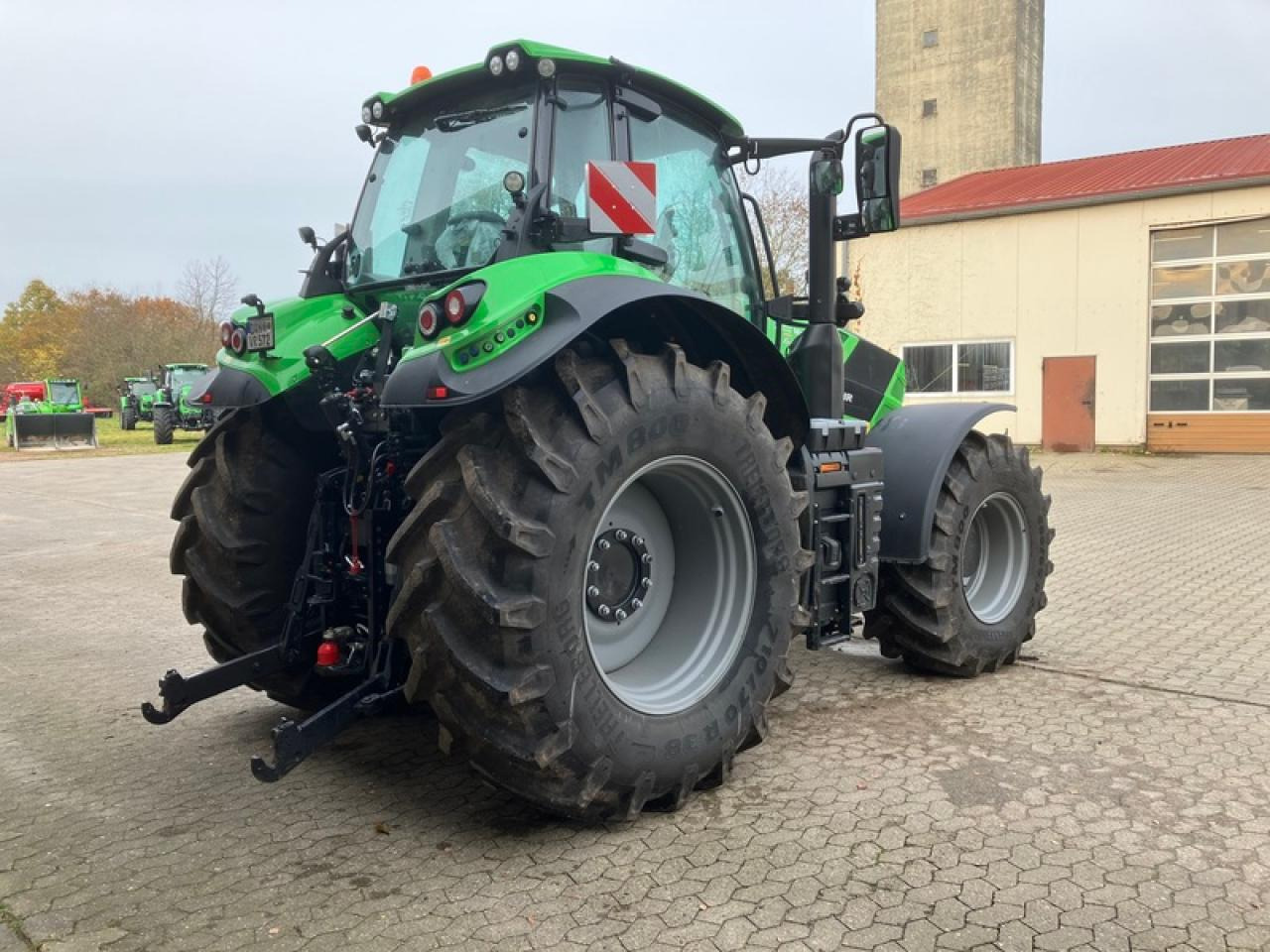 Deutz-Fahr 6230 TTV - Τρακτέρ: φωτογραφία 4 Deutz-Fahr 6230 TTV - Τρακτέρ: φωτογραφία 4