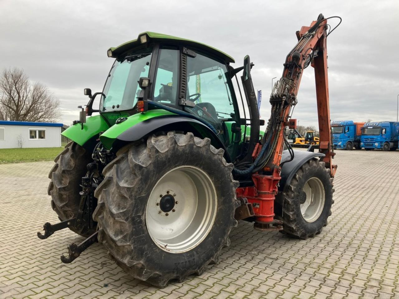 Deutz-Fahr AGROTRON 150 TT+BERKY MÄHAUSLEGER - Τρακτέρ: φωτογραφία 4 Deutz-Fahr AGROTRON 150 TT+BERKY MÄHAUSLEGER - Τρακτέρ: φωτογραφία 4