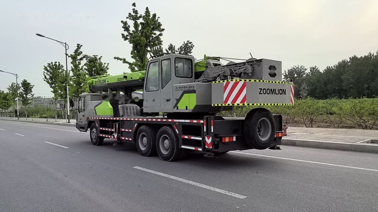 Zoomlion ZTC251V ZTC350 ZTV500 25T 35T 50T 25ton 35ton - Τηλεσκοπικός γερανός: φωτογραφία 4 Zoomlion ZTC251V ZTC350 ZTV500 25T 35T 50T 25ton 35ton - Τηλεσκοπικός γερανός: φωτογραφία 4