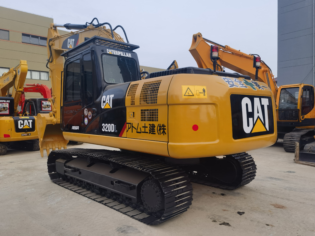 CAT 320DL Excavator - Ερπυστριοφόρος εκσκαφέας: φωτογραφία 2 CAT 320DL Excavator - Ερπυστριοφόρος εκσκαφέας: φωτογραφία 2