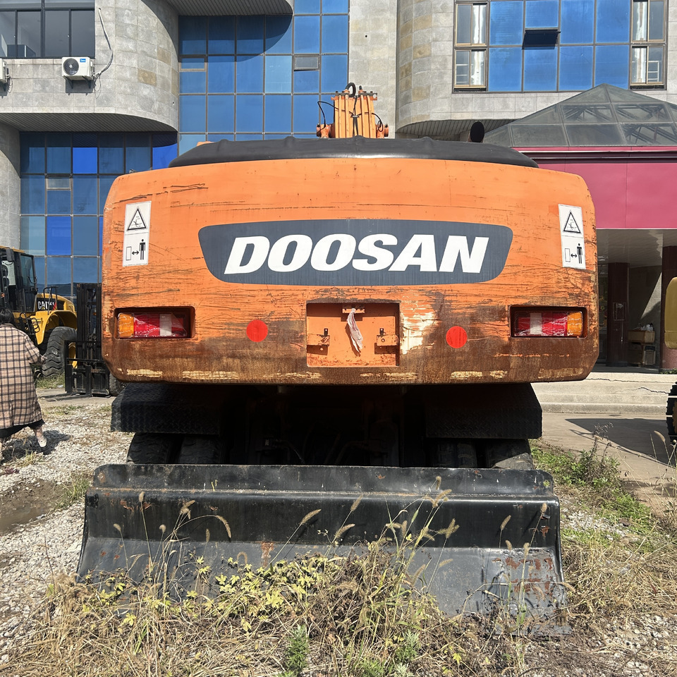 Μίσθωση  Doosan DH210w-7 wheel excavator Doosan DH210w-7 wheel excavator: φωτογραφία 6