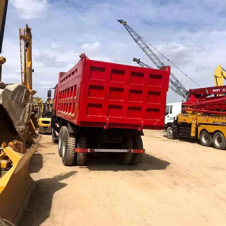 Good Condition 30 Ton 20 Ton Dump Truck 10 Wheeler Sinotruk Howo Used Dumper Truck Tipper 6x4 - Φορτηγό ανατρεπόμενο: φωτογραφία 5 Good Condition 30 Ton 20 Ton Dump Truck 10 Wheeler Sinotruk Howo Used Dumper Truck Tipper 6x4 - Φορτηγό ανατρεπόμενο: φωτογραφία 5