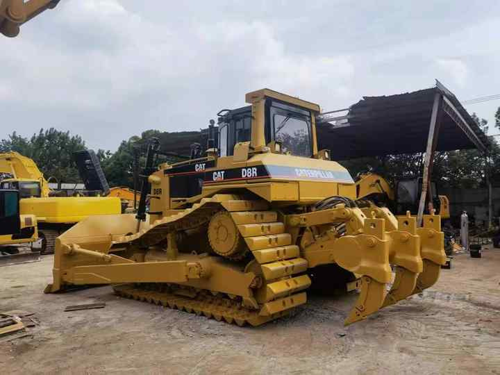 Good condition Used Japan Bulldozer D8R Caterpillar bulldozer CAT d8r d9r Crawler bulldozers - Μπουλντόζα: φωτογραφία 2 Good condition Used Japan Bulldozer D8R Caterpillar bulldozer CAT d8r d9r Crawler bulldozers - Μπουλντόζα: φωτογραφία 2