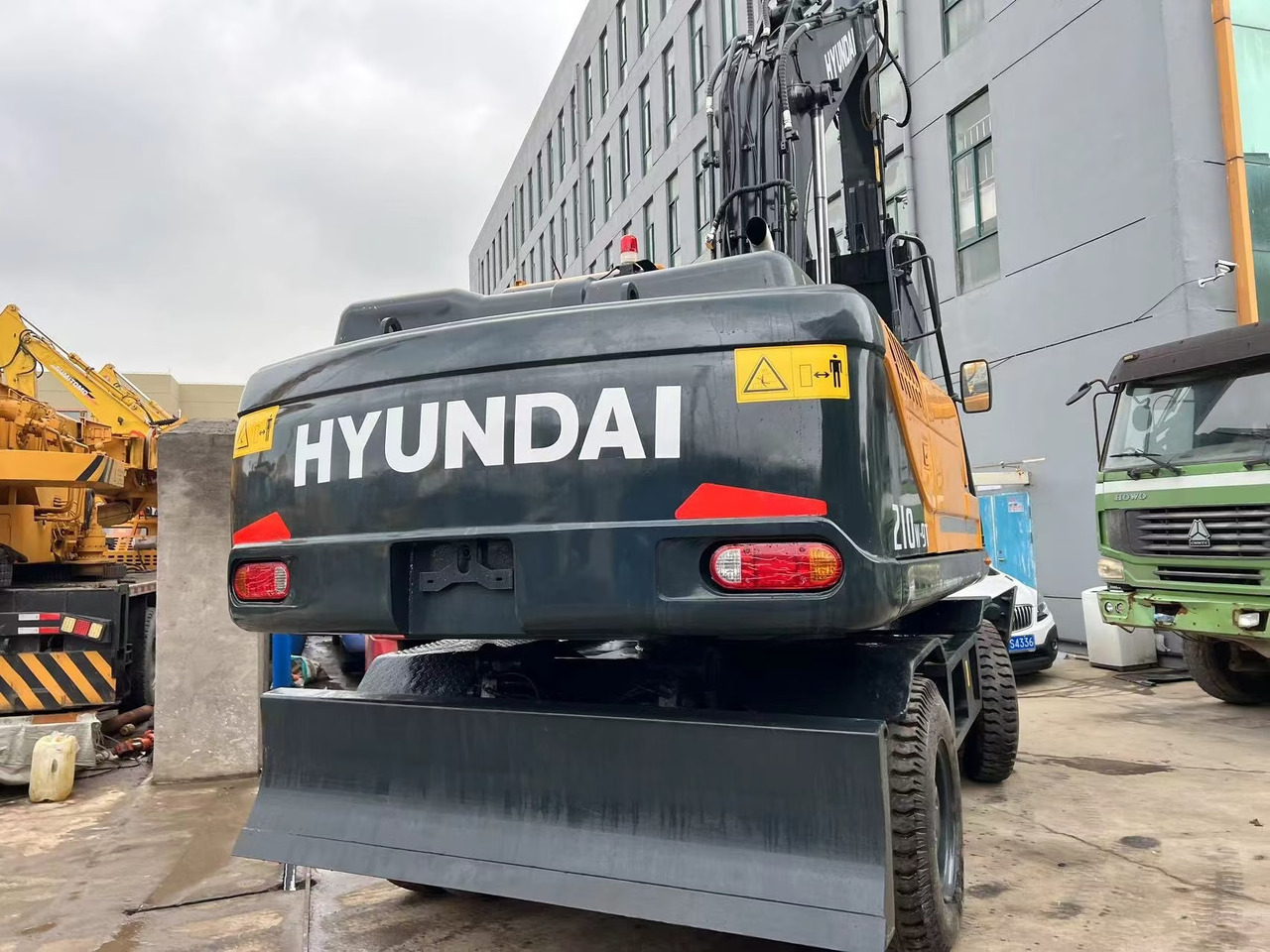 Hyundai 210w-9 wheel excavator - Τροχοφόρος εκσκαφέας: φωτογραφία 5 Hyundai 210w-9 wheel excavator - Τροχοφόρος εκσκαφέας: φωτογραφία 5