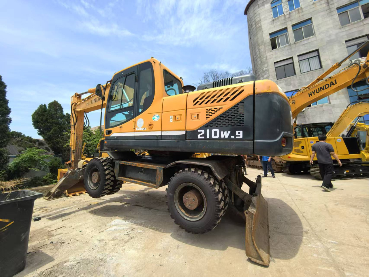 Hyundai 210w-9 wheel excavator - Τροχοφόρος εκσκαφέας: φωτογραφία 4 Hyundai 210w-9 wheel excavator - Τροχοφόρος εκσκαφέας: φωτογραφία 4