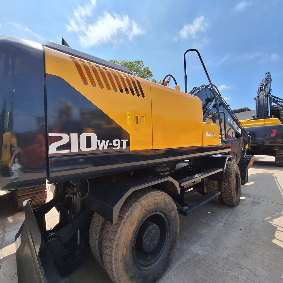 Hyundai 210w-9T wheel excavator - Τροχοφόρος εκσκαφέας: φωτογραφία 3 Hyundai 210w-9T wheel excavator - Τροχοφόρος εκσκαφέας: φωτογραφία 3