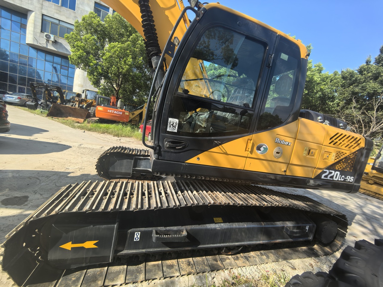 Hyundai 220lc-9s excavator - Τροχοφόρος εκσκαφέας: φωτογραφία 3 Hyundai 220lc-9s excavator - Τροχοφόρος εκσκαφέας: φωτογραφία 3