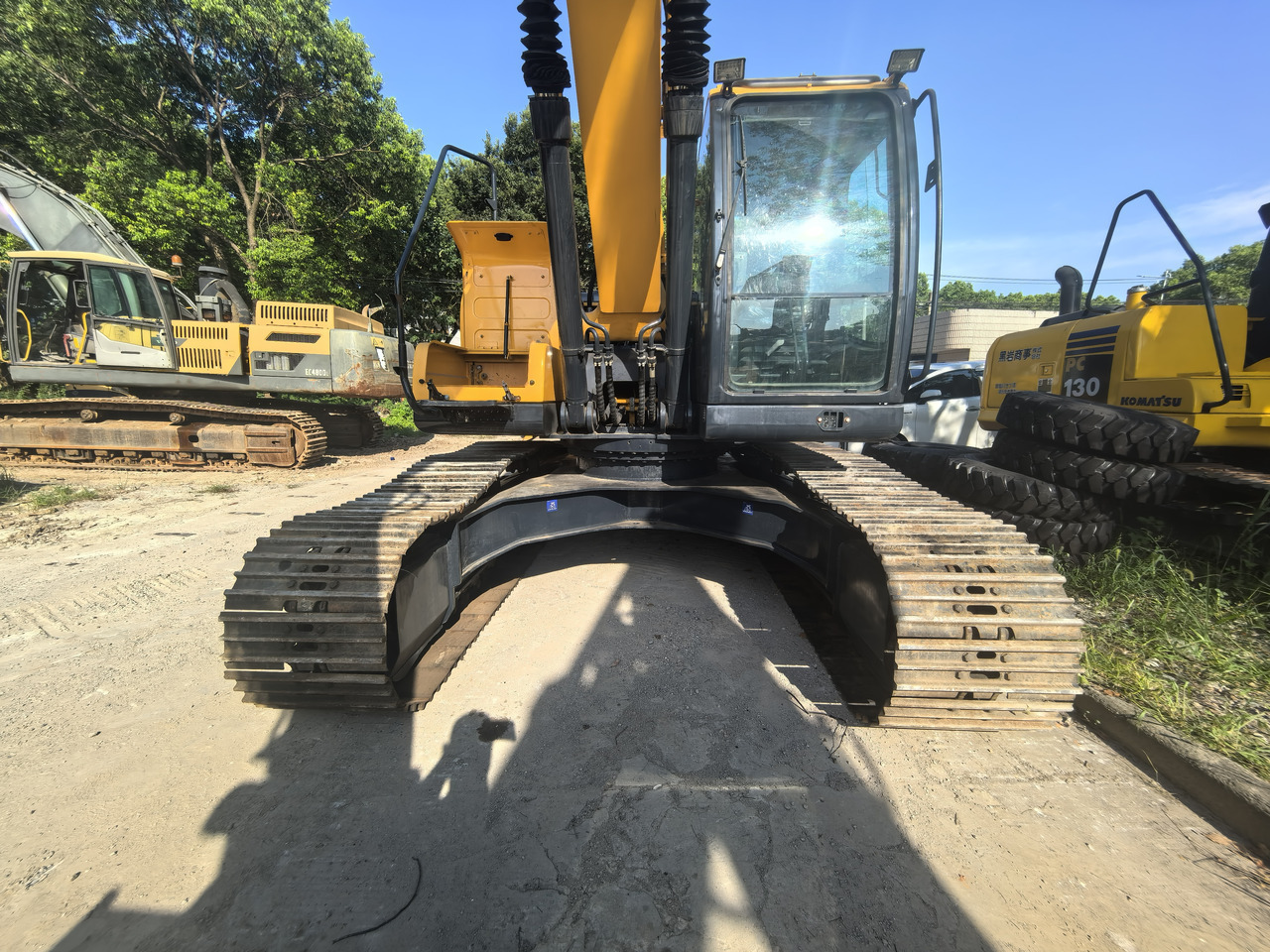 Hyundai 220lc-9s excavator - Τροχοφόρος εκσκαφέας: φωτογραφία 5 Hyundai 220lc-9s excavator - Τροχοφόρος εκσκαφέας: φωτογραφία 5