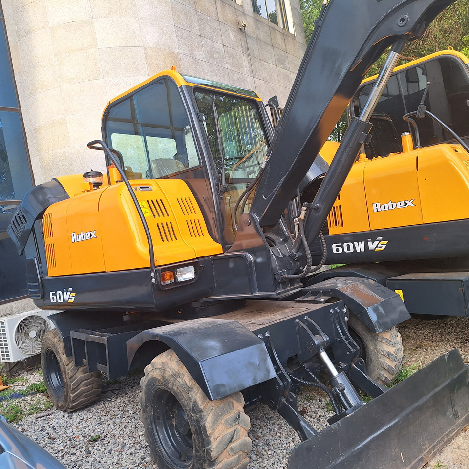 Hyundai 60vs  excavator - Τροχοφόρος εκσκαφέας: φωτογραφία 3 Hyundai 60vs  excavator - Τροχοφόρος εκσκαφέας: φωτογραφία 3