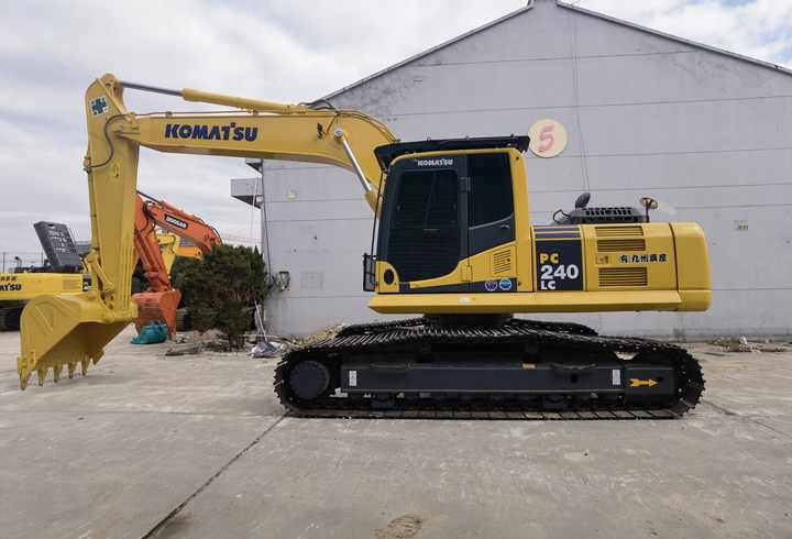 Japan Made Komatsu Second hand PC240LC-8 Excavator Used Construction Machine Komatsu Digger For Sale - Ερπυστριοφόρος εκσκαφέας: φωτογραφία 5 Japan Made Komatsu Second hand PC240LC-8 Excavator Used Construction Machine Komatsu Digger For Sale - Ερπυστριοφόρος εκσκαφέας: φωτογραφία 5