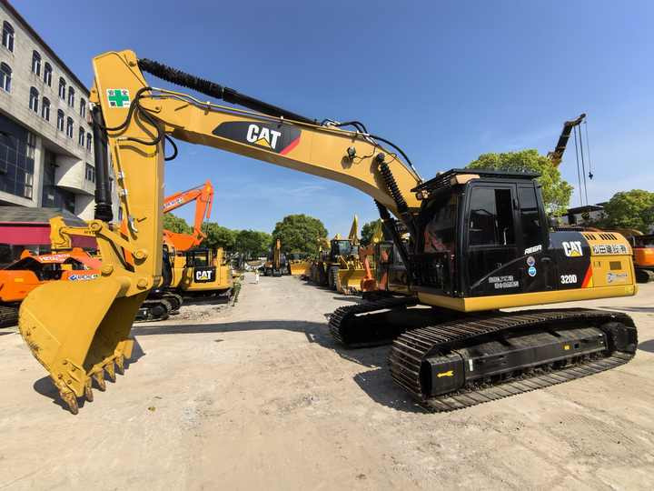 Japan original good condition used caterpillar cat320d excavator second hand cat 320d digger for sale - Ερπυστριοφόρος εκσκαφέας: φωτογραφία 3 Japan original good condition used caterpillar cat320d excavator second hand cat 320d digger for sale - Ερπυστριοφόρος εκσκαφέας: φωτογραφία 3