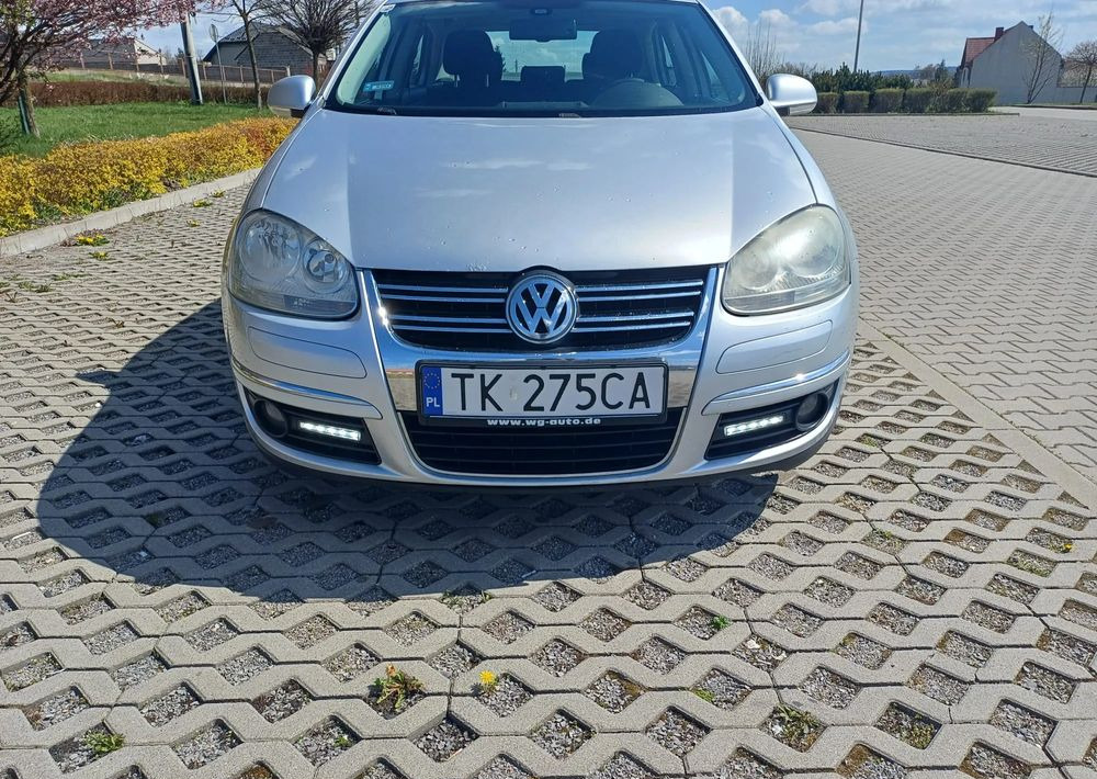 Volkswagen Jetta 2.0 TDI DPF Comfortline - Λιμουζίνα/ Sedan: φωτογραφία 2 Volkswagen Jetta 2.0 TDI DPF Comfortline - Λιμουζίνα/ Sedan: φωτογραφία 2