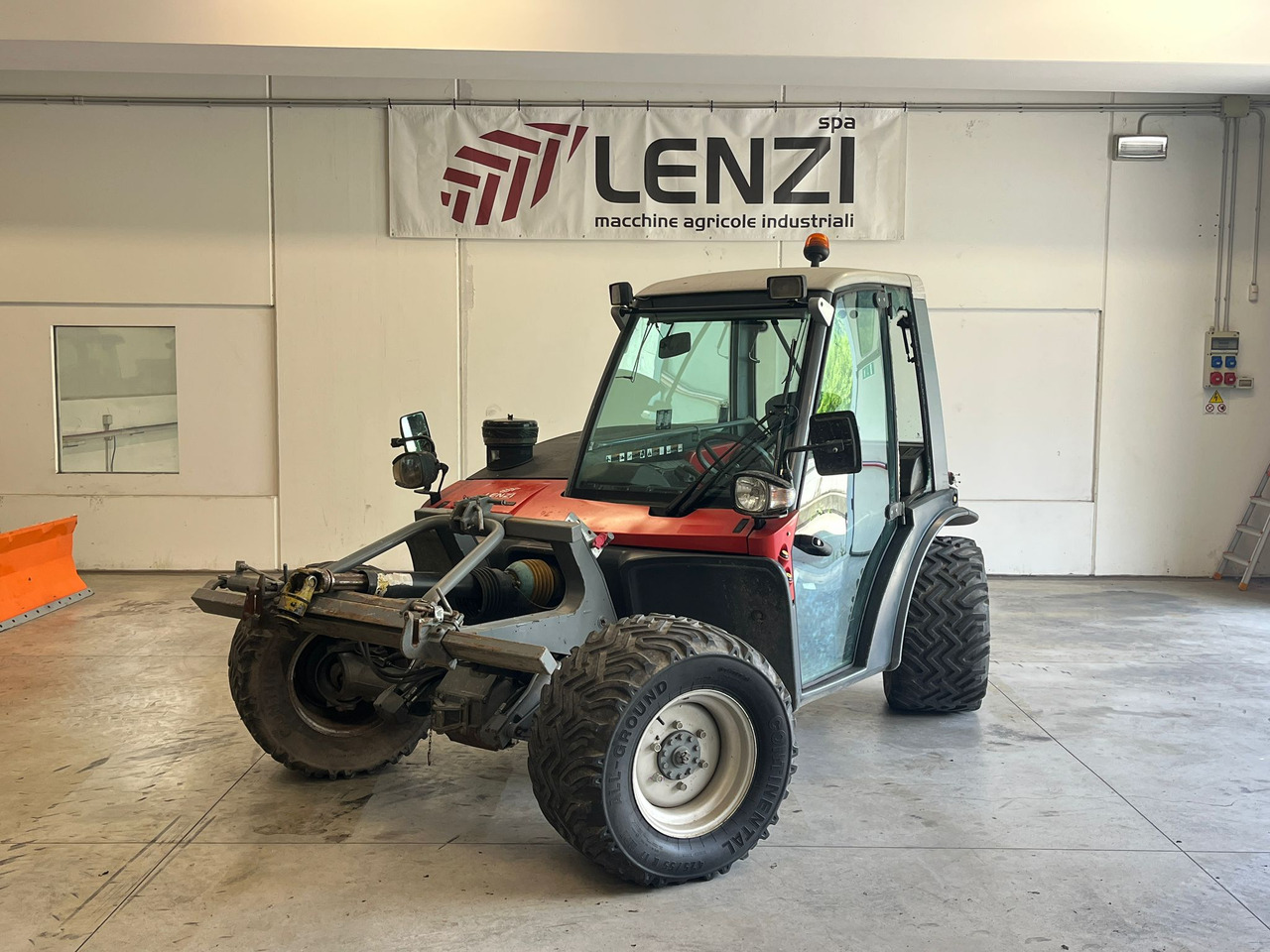 AEBI TT 270 - Τρακτέρ: φωτογραφία 1 AEBI TT 270 - Τρακτέρ: φωτογραφία 1
